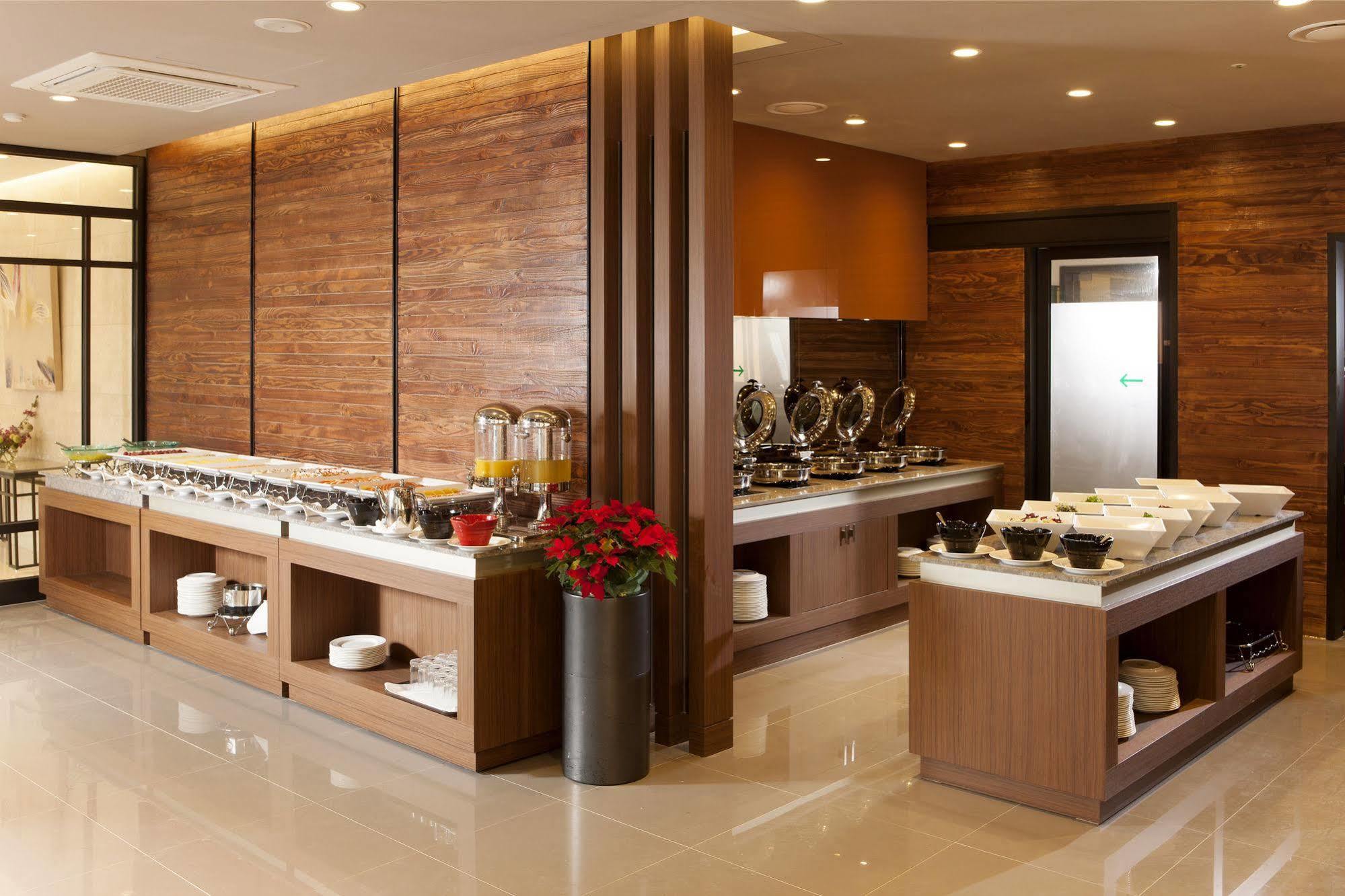 Staz Hotel Myeongdong 1 Сеул Екстер'єр фото